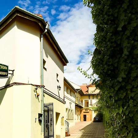 Penzion Hradby Hotel Presov Exterior photo