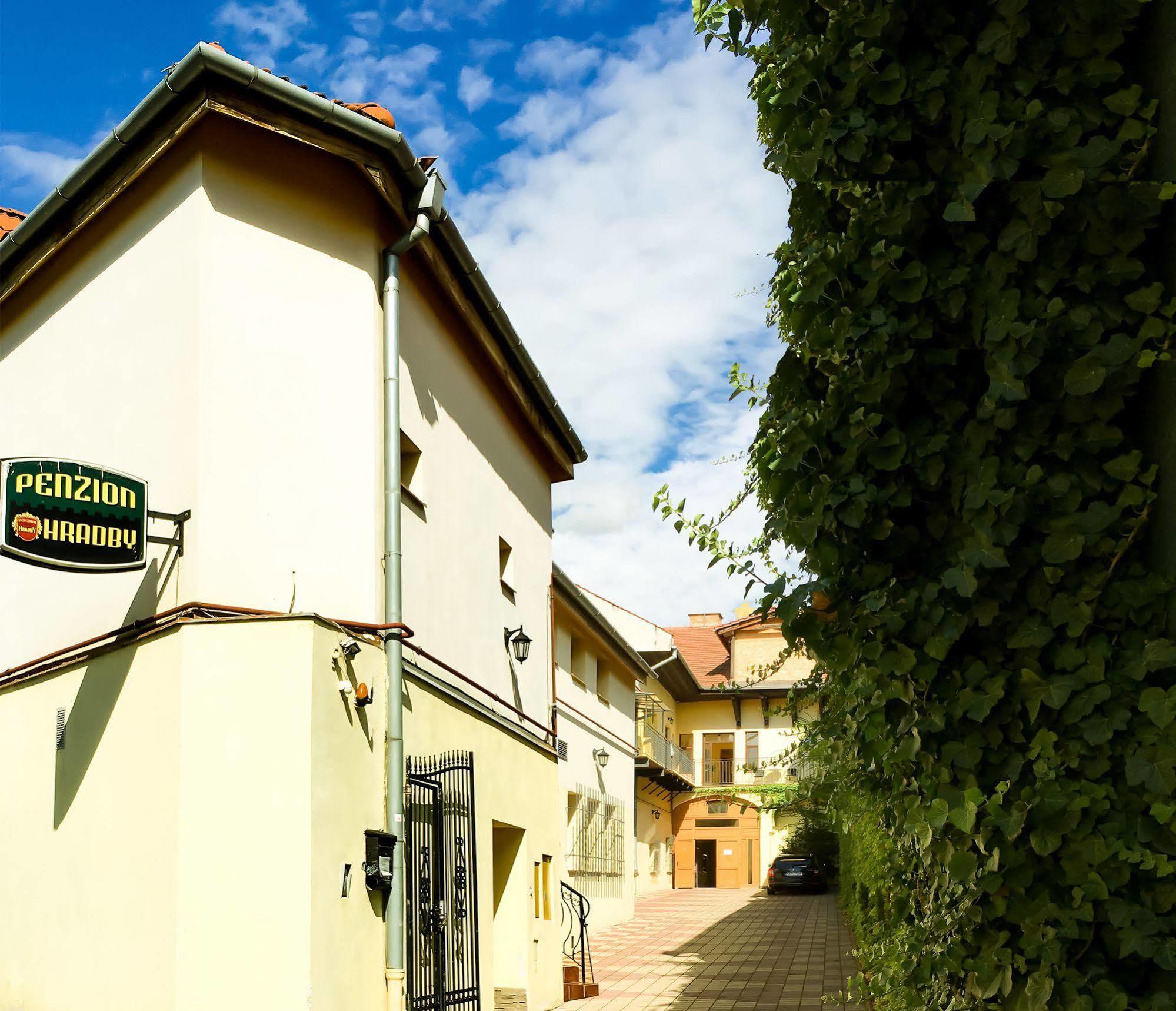 Penzion Hradby Hotel Presov Exterior photo